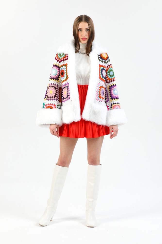 Lilly Suni Kürklü Tığ İşi Örgülü Yün Beyaz Kadın Hırka